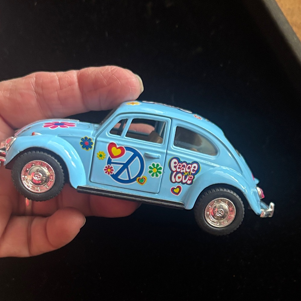 Classic Beetle Blue Peace & Love Toy Car